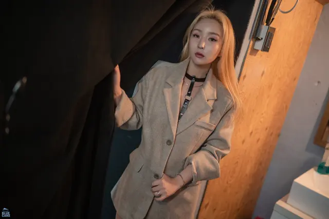 BLUECAKE Jinju – The Back Stage No.3 (+RED.Ver) (56 photos)