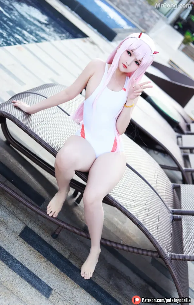 Coser@Potato Godzilla: Zero Two Swimsuit (29 photos)