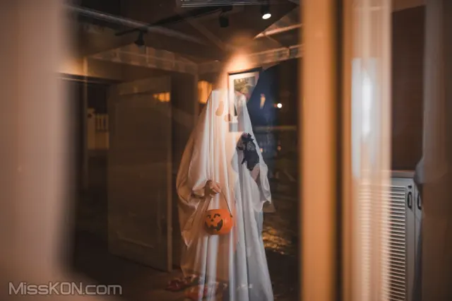 Coser@落落Raku: Trick or Treat 不给糖就捣蛋 (75 photos)