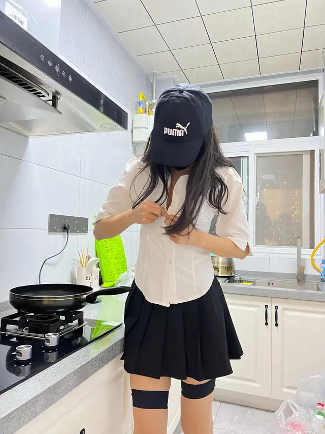 傲娇小仙女 Vol.005 人妻户外居家自拍福利 (39 photos)