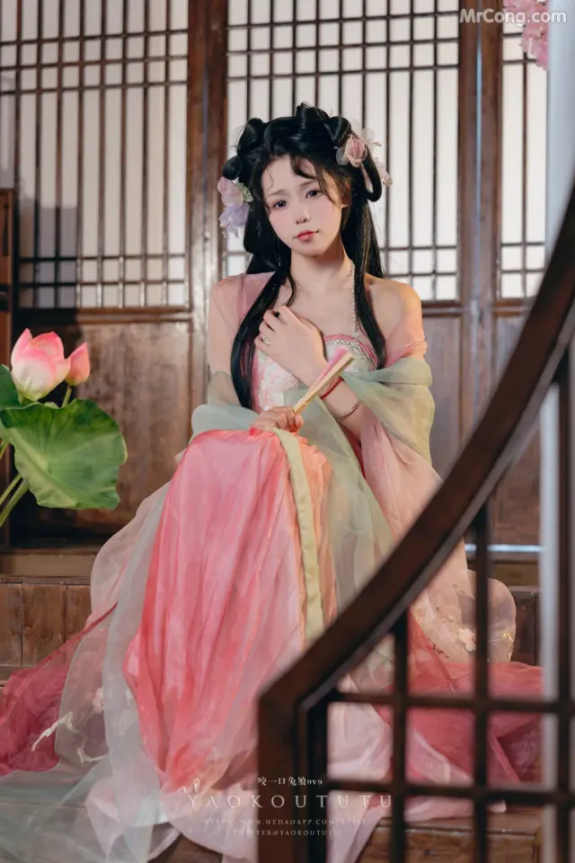 Coser@黏黏团子兔: 八月订阅『醉倒荷塘边』& 游园惊梦 (49 photos + 1 videos)