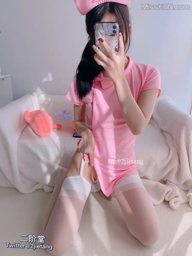 Coser@二阶堂: 粉丝护士 (111 photos + 1 video)