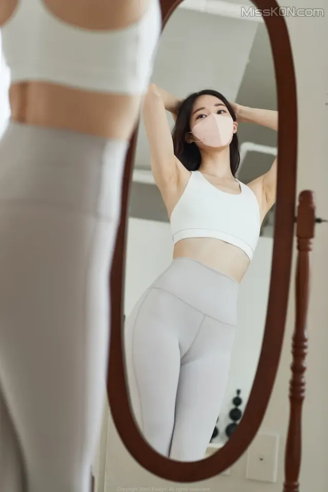 [OF] Evelyn (이블린): VVVIP Leak No.5 (35 photos + 5 videos)
