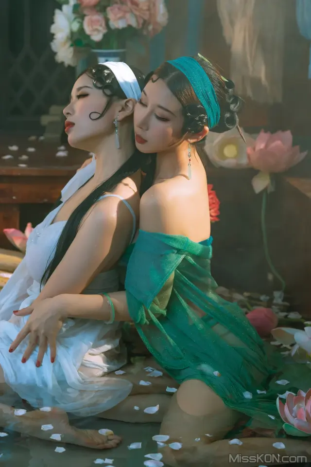 Coser@云溪溪 (Yunx1x1) Vol.083: 奶桃桃&轩萧学姐 – 白娘子&青蛇 (26 photos + 1 videos)