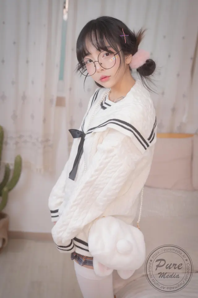 Pure Media Vol.276: Jelly (젤리) – Girl Trapped in a Rooftop Room (139 photos)