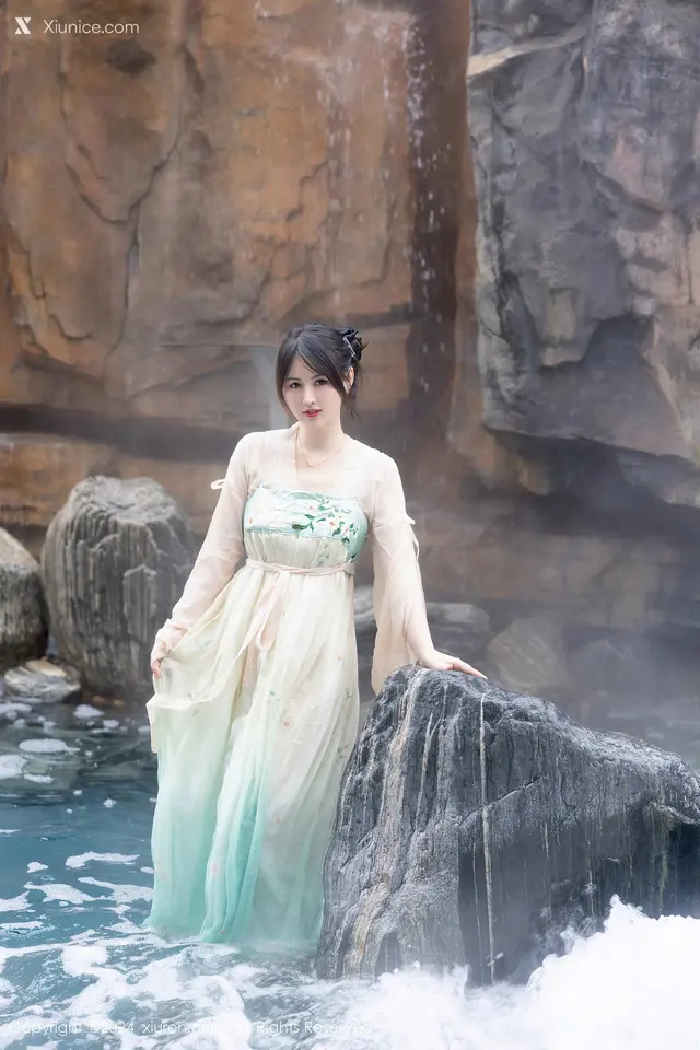 Xiuren秀人网 No.8128 诗诗kiki (82 photos)