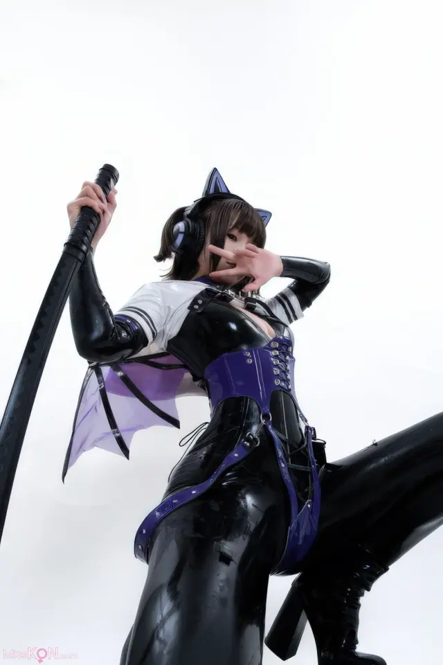 Coser@柒柒要乖哦 - 白棚胶衣 (36 photos)