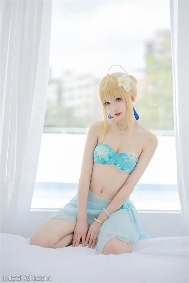 Coser@封疆疆v: 阿尔托莉雅·潘德拉贡 泳装 (40 photos)
