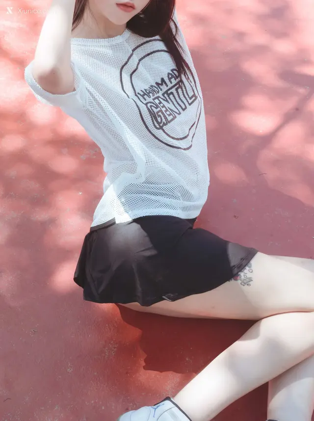 Cazi 姬纪 No.25 运动场 (20 photos)