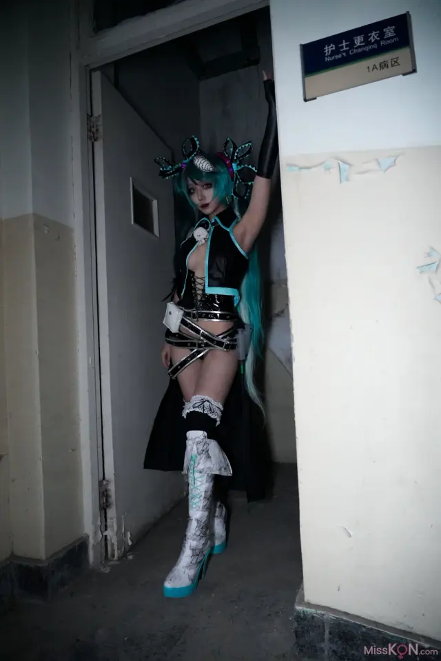 Coser@絞肉姬Walküre: Karune SHI-E (45 photos)