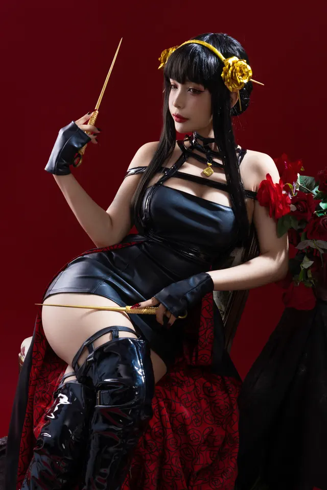 Coser@UmekoJ: Yor Forger (82 photos)