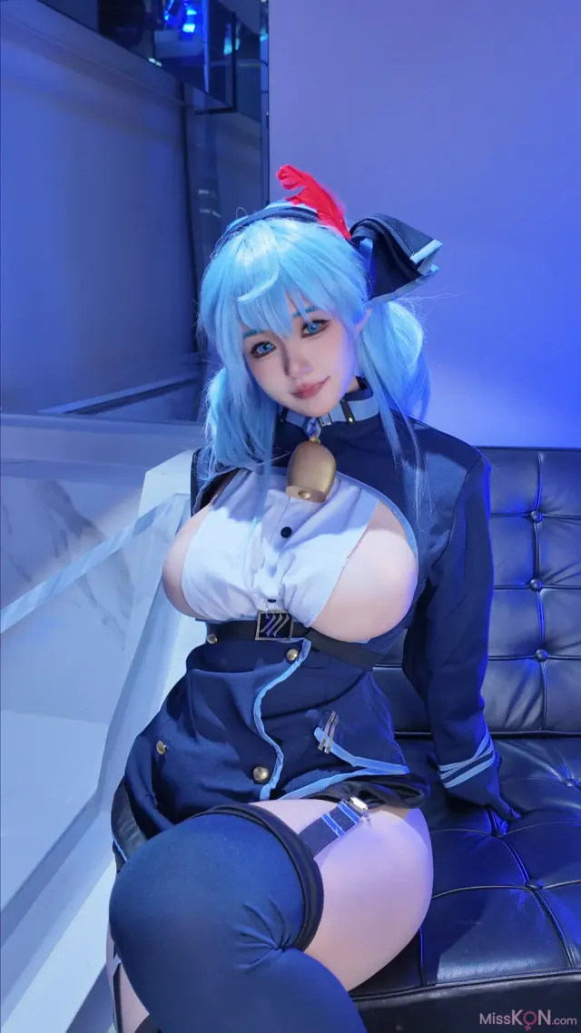 Coser@小仓千代w: 蔚蓝档案 天雨亚子 风纪 (37 photos)