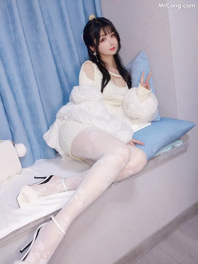 Coser@rioko凉凉子 Vol.087: 元宵节特辑 (25 photos + 3 videos)