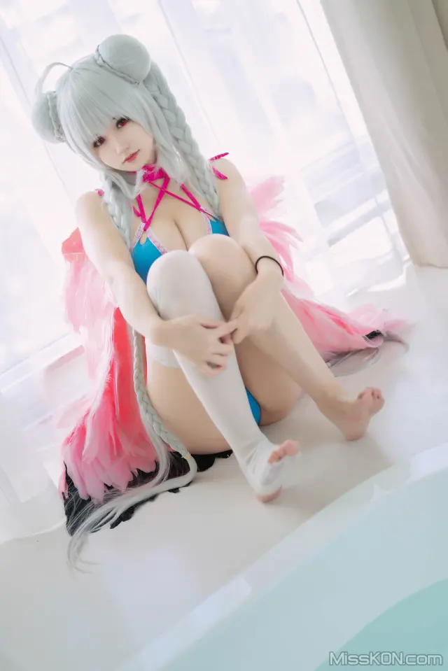 Coser@小仓千代w: 可畏泳装 (20 photos)