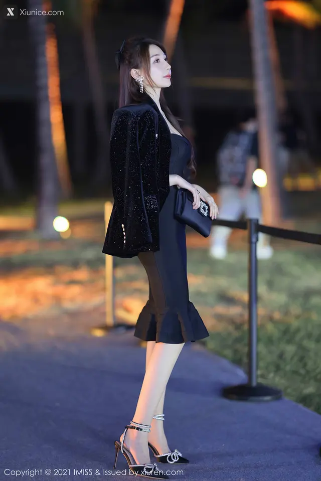 IMiss爱蜜社 No.0597 Lynn刘奕宁 (33 photos)