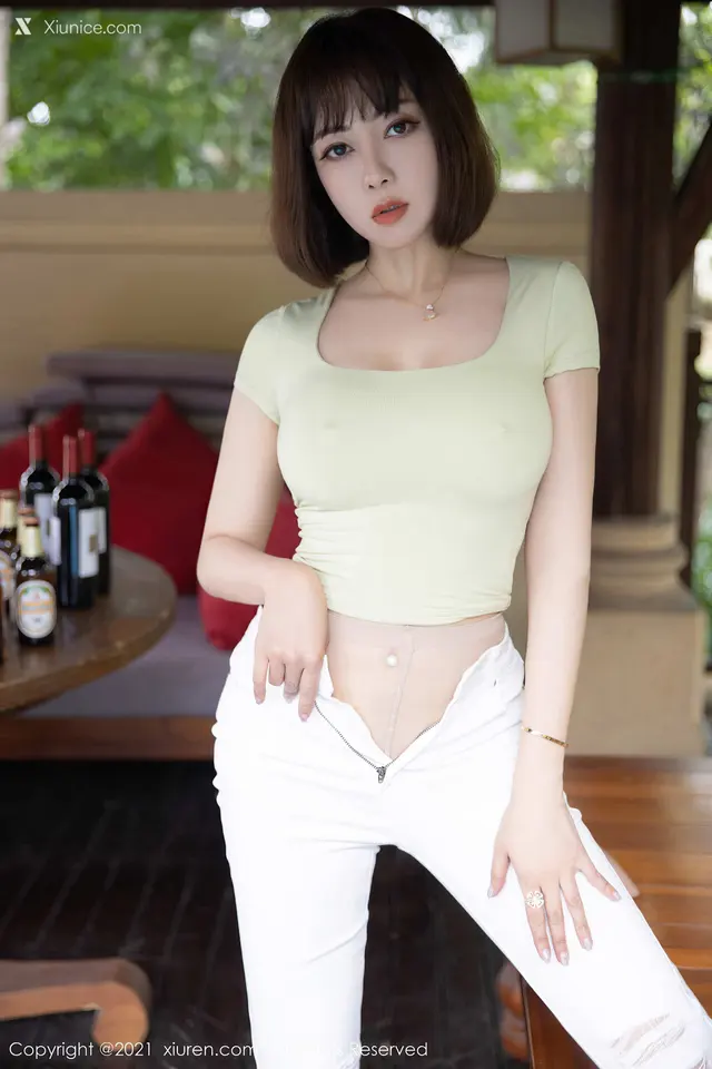 Xiuren秀人网 No.3704 果儿Victoria (50 photos)