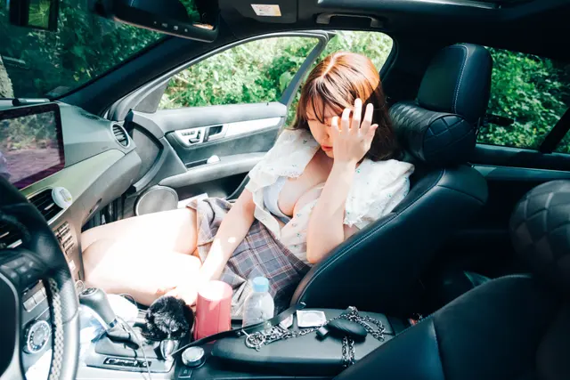 [Loozy] Mozzi (모찌): Pee Dog Play (104 Photos + 6 videos)