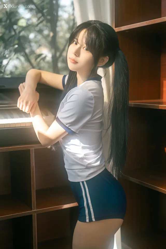 Coser@rua阮阮 – rua阮阮 – 春の更衣室-体操服 (47 photos)