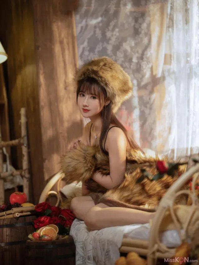 Coser@羽生三未 - 冬之恋歌 (24 photos)