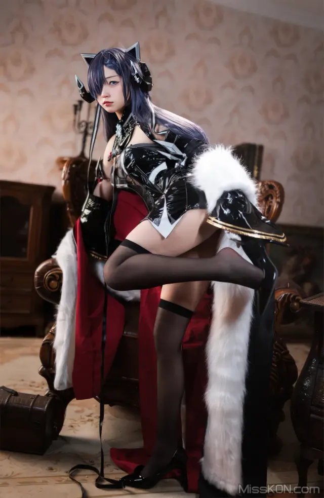 Coser@花铃: 碧蓝航线-奥古斯特(铁血猫猫) (45 photos)