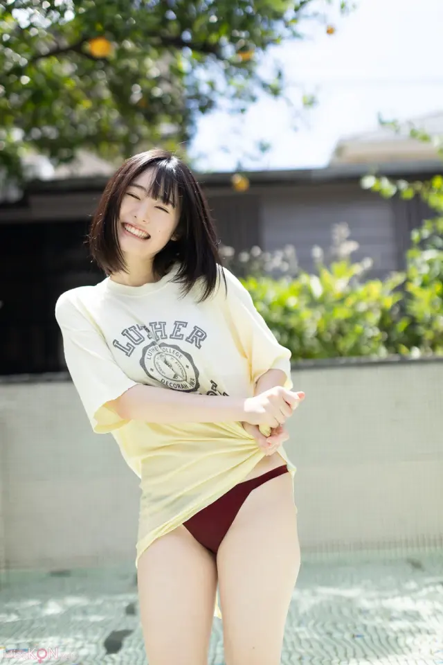 [JP] Miu Shirahama (白濱美兎): FLASHデジタル写真集 ちょっぴりオトナ (71 photos)