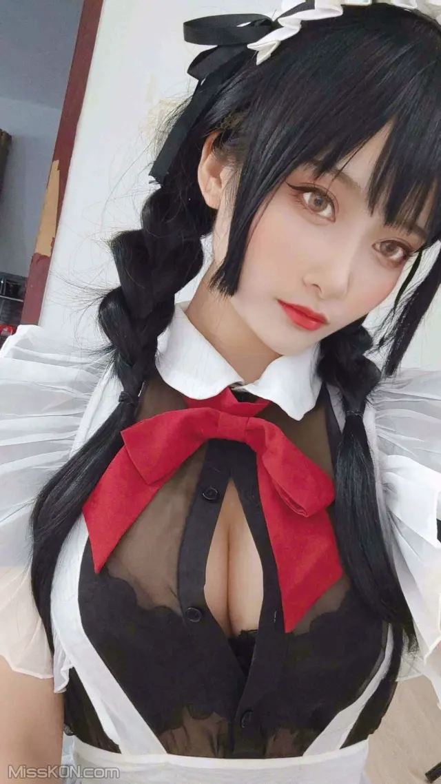 Coser@洛璃LoLiSAMA: 黑丝女仆 (93 photos + 2 videos)