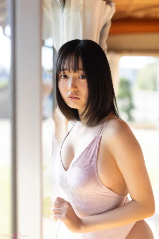 [JP] Miu Shirahama (白濱美兎): FRIDAYデジタル写真集 ぎゅってして ｖｏｌ．１ (63 photos)