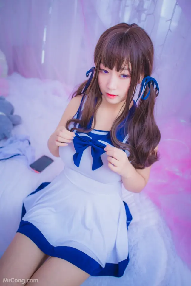 Coser@Mao Jiu Jiang Sakura (猫九酱Sakura): 连衣水手服 (11 photos)