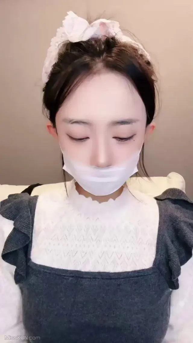 小鹿大秀: 舞蹈生下海 性感裸舞 (29 photos + 2 videos)