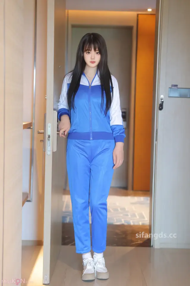 [XR Uncensored] 陈柒柒: R18 秀人网模特 清纯学生装 (87 photos)