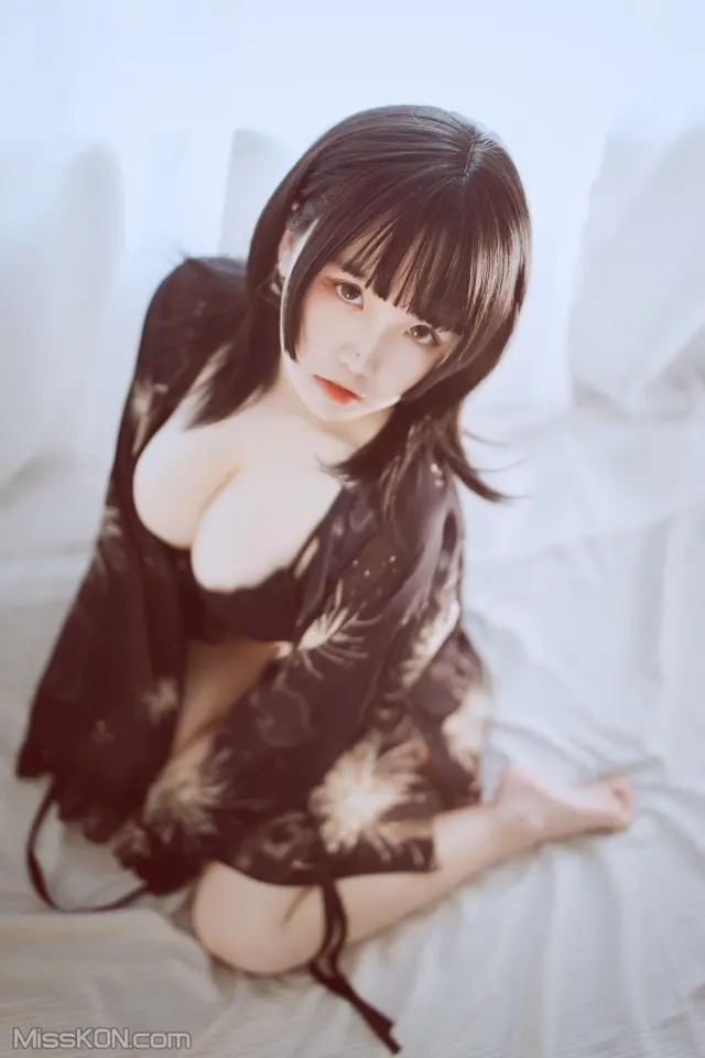 Coser@阿半今天很开心: 黑色吊带 (23 photos)