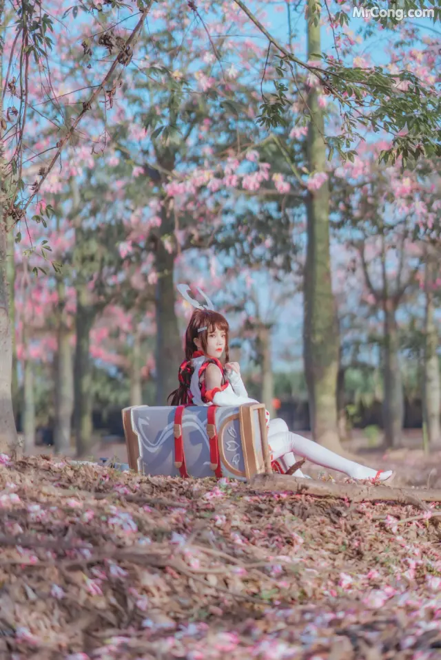 Coser@桜桃喵 Vol.134: 花见巫女 (32 photos)