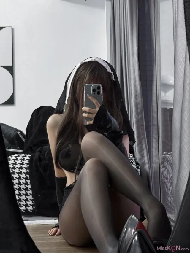 Coser@阿薰kaOri: 毛毛修女 (89 photos + 28 videos)