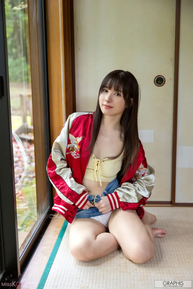 [JP] Mei Itsukaichi (五日市芽依): [Graphis] SUMMER SPECIAL 2025 Vacation Vol.4+5 (40 photos)