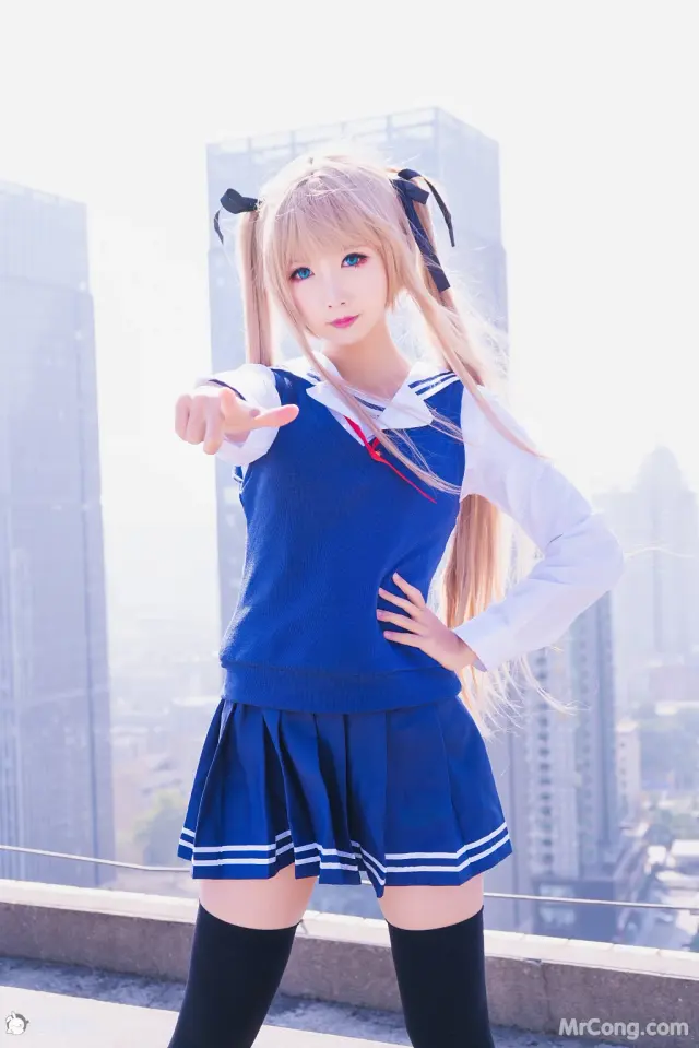 Coser@面饼仙儿 No.021: 双马尾COS (41 photos)