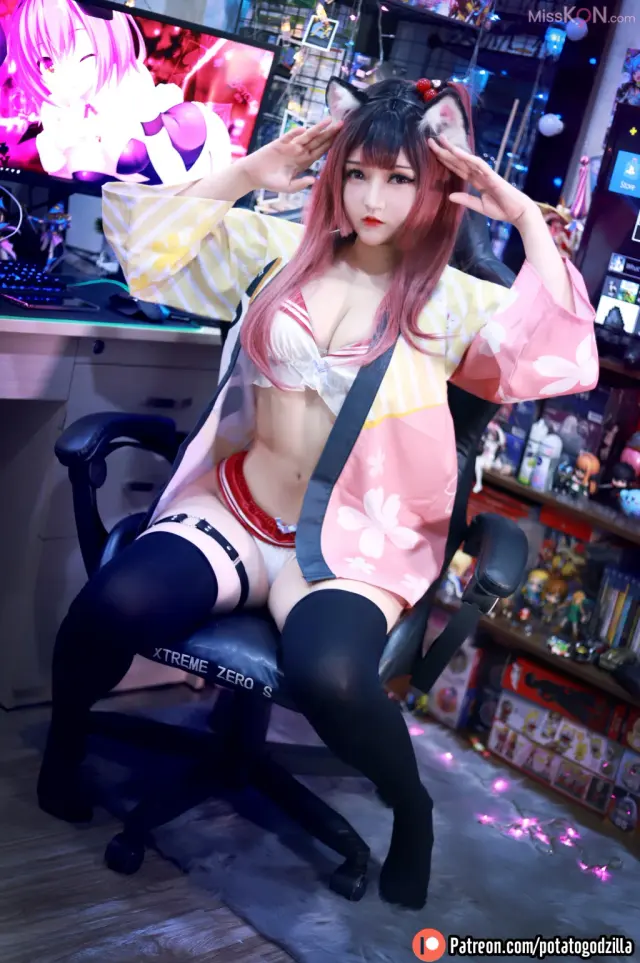 Coser@Potato Godzilla: Weeb Girl (76 photos)