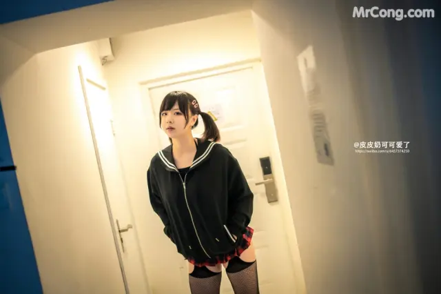 Coser@皮皮奶可可爱了啦: 黑网袜 (50 photos)