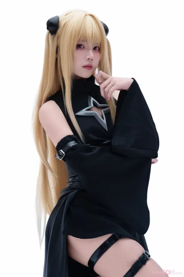 Coser@清水凪 - 出包王女 金色暗影 (24 photos)