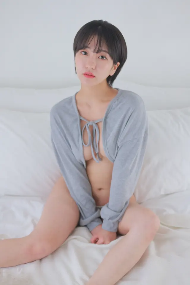 Sehee (세희) – Gray Cardigan Short Cut (55 photos)