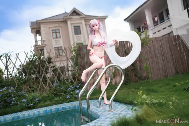 Coser@阿雪雪: 普利茅斯泳装 (99 photos + 2 videos)
