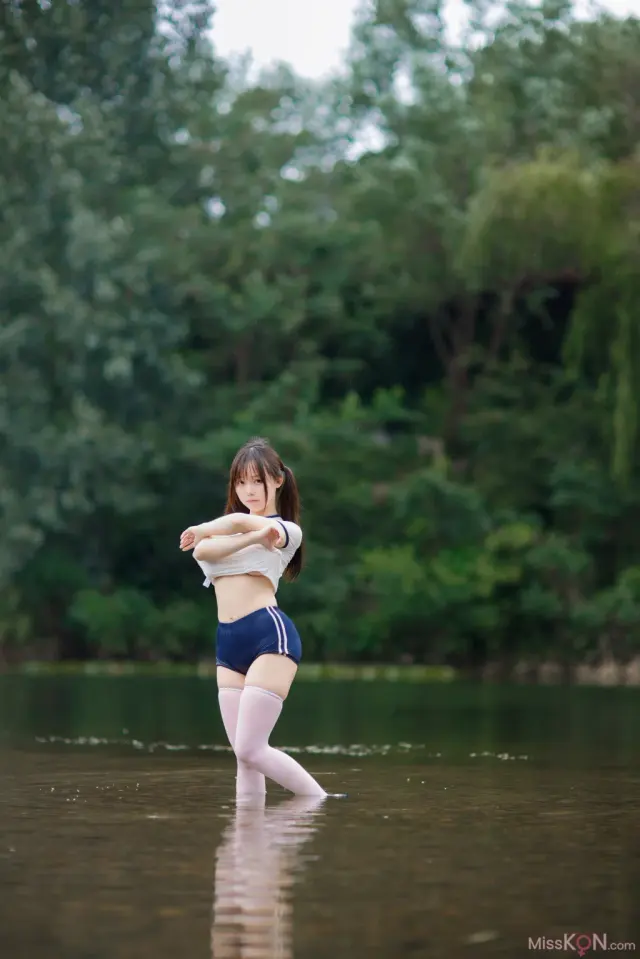 Coser@六味帝皇酱: 体操服 (60 photos)