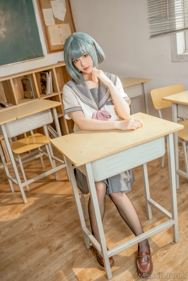 Coser@桃良阿宅: 不良JK (106 photos)