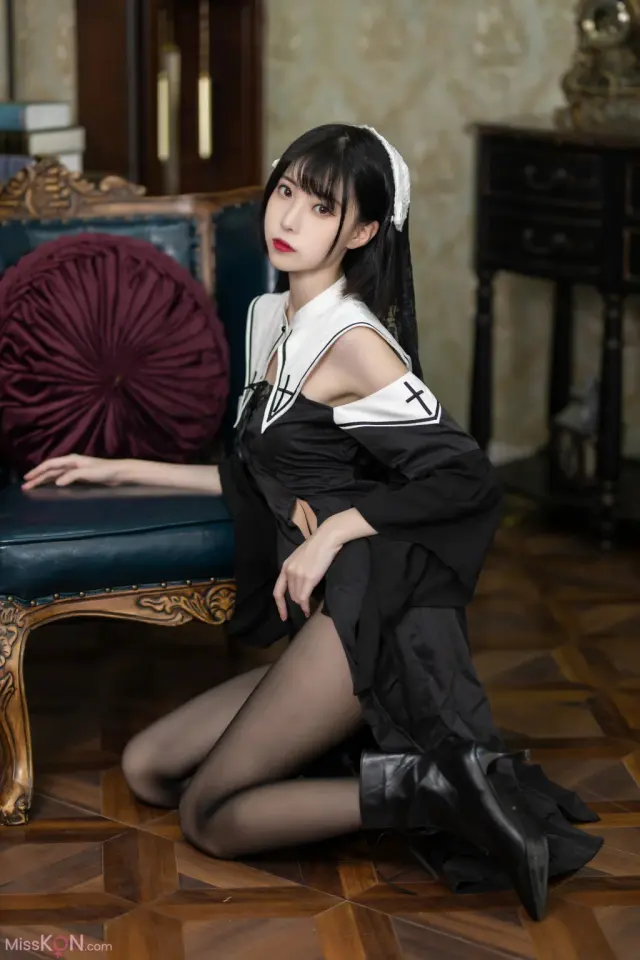 Coser@许岚LAN: 暗黑修女 (40 photos)