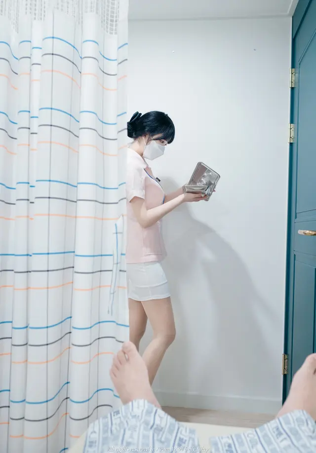 [LIKEY] Aram (아람): A Urologist Nurse (55 photos)