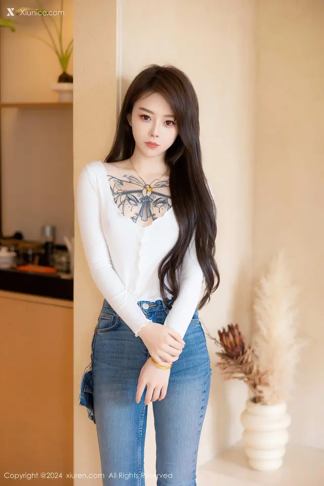 Xiuren秀人网 No.8740 奶瓶. (82 photos)