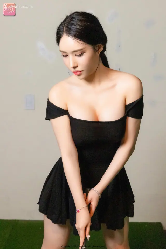 Fantasy Story Hani (하니) – Screen Golf (49 photos)