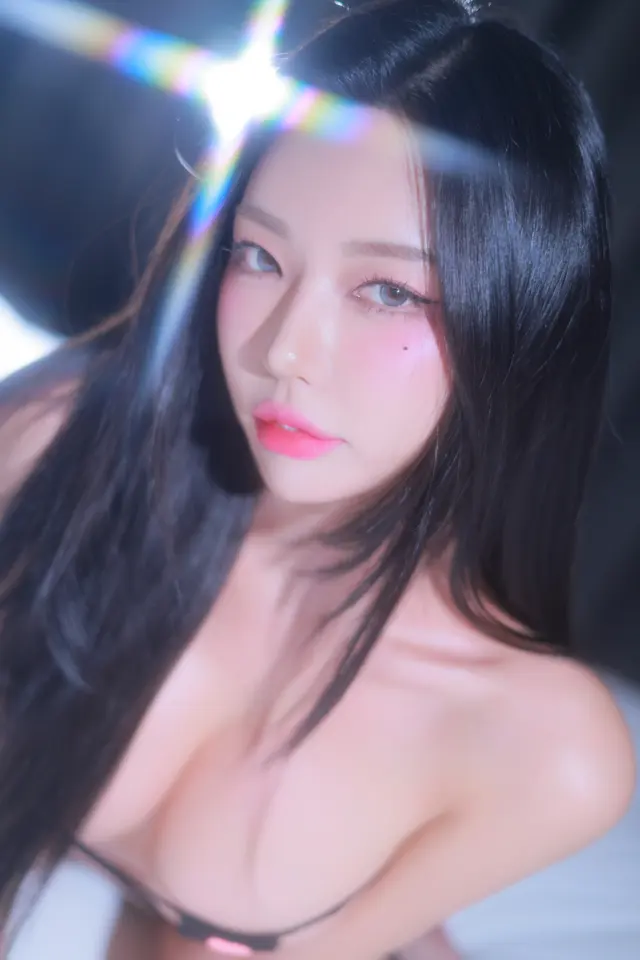 Dongeuran (동그란): Oil Shower (225 photos + 17 videos)