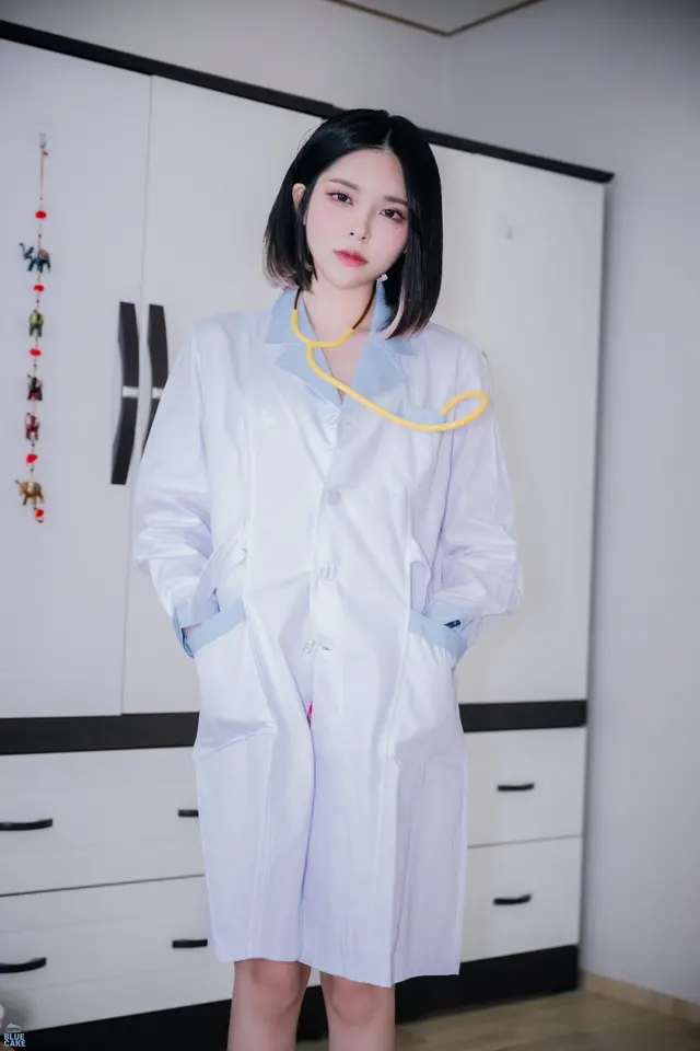 [BLUECAKE] Hikari – Vol.04 BAD DOCTOR Succubus (+RED.Ver) (148 photos)