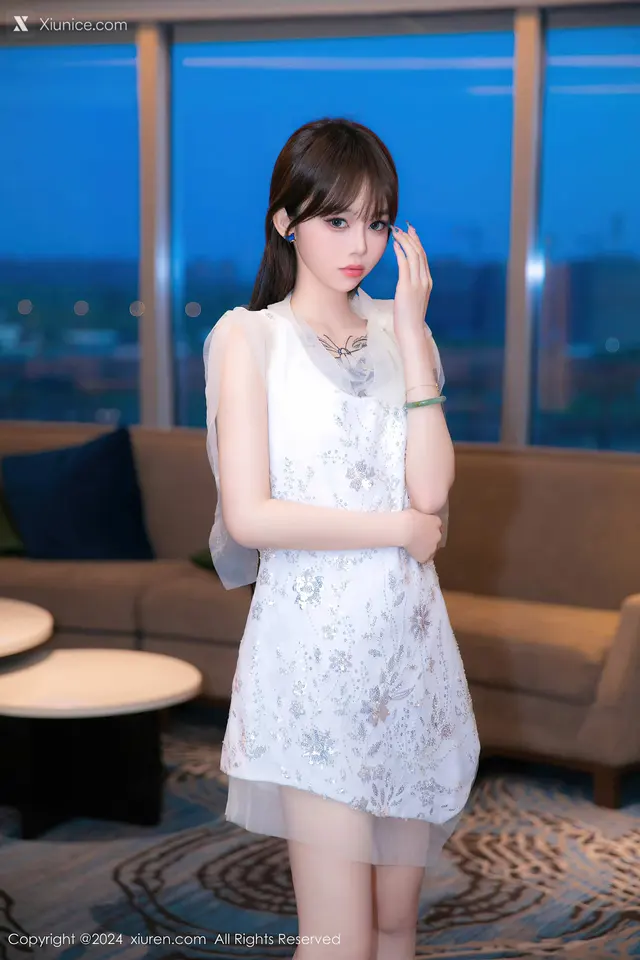 Xiuren秀人网 No.8696 奶瓶. (81 photos)