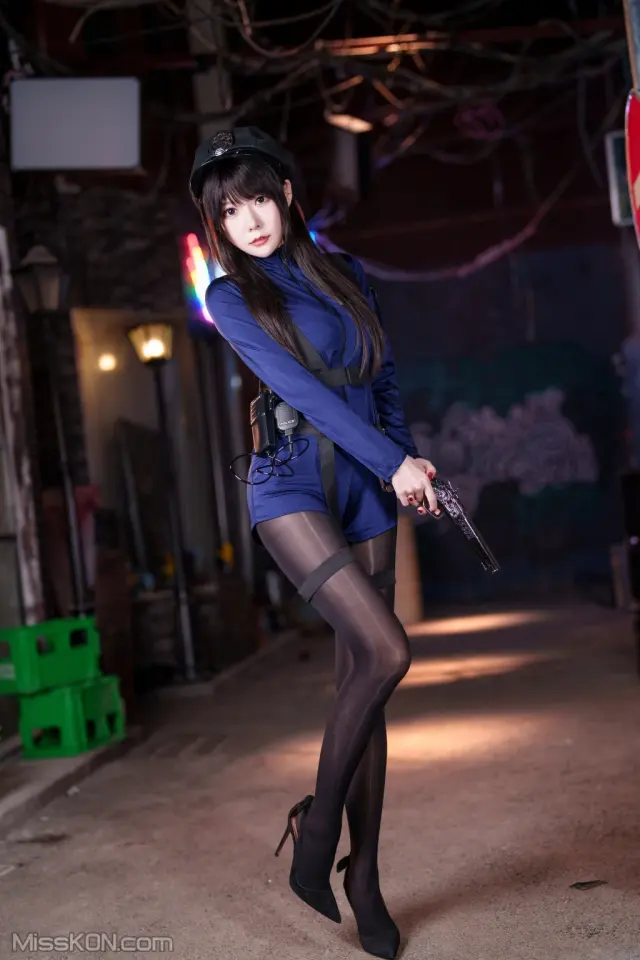 Coser@香草喵露露: 2023年11月舰长 女警 (40 photos + 1 video)